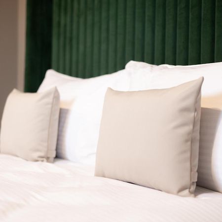 R.Hotel TTchernivtsi Extérieur photo