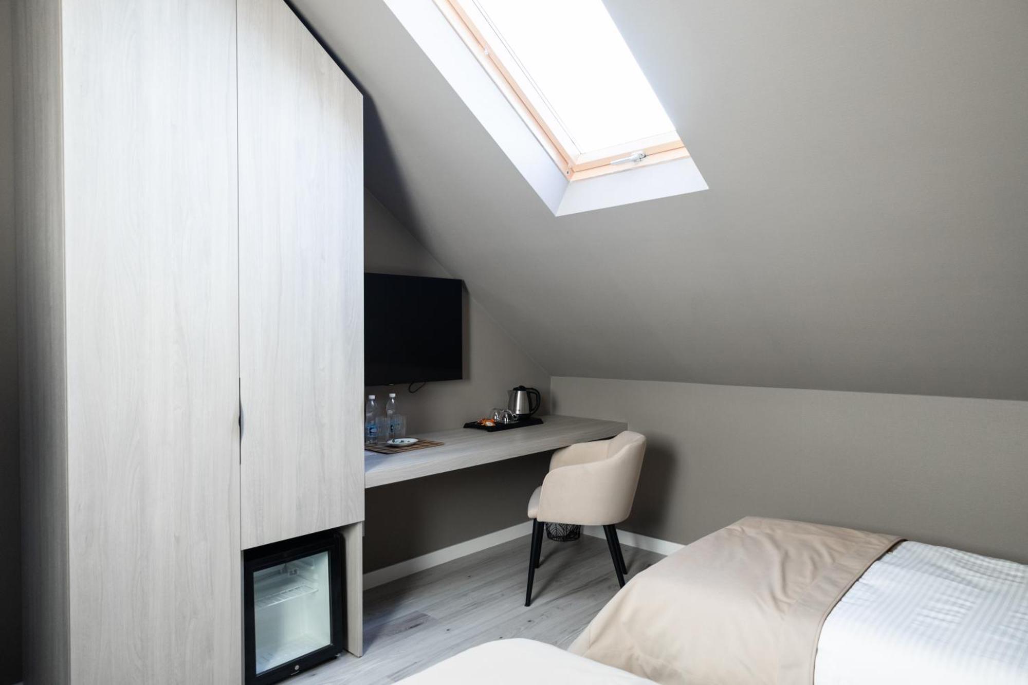 R.Hotel TTchernivtsi Extérieur photo