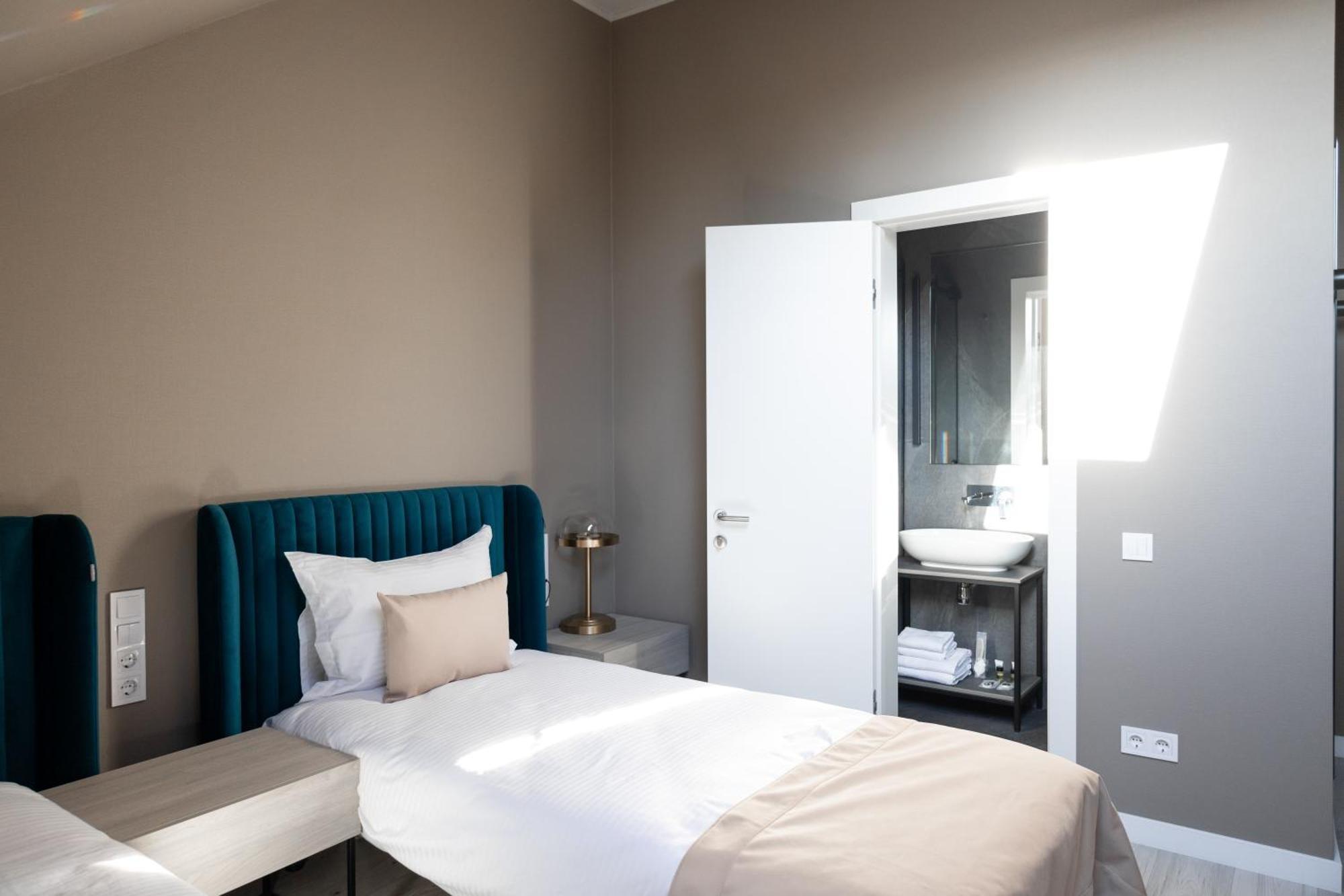 R.Hotel TTchernivtsi Extérieur photo