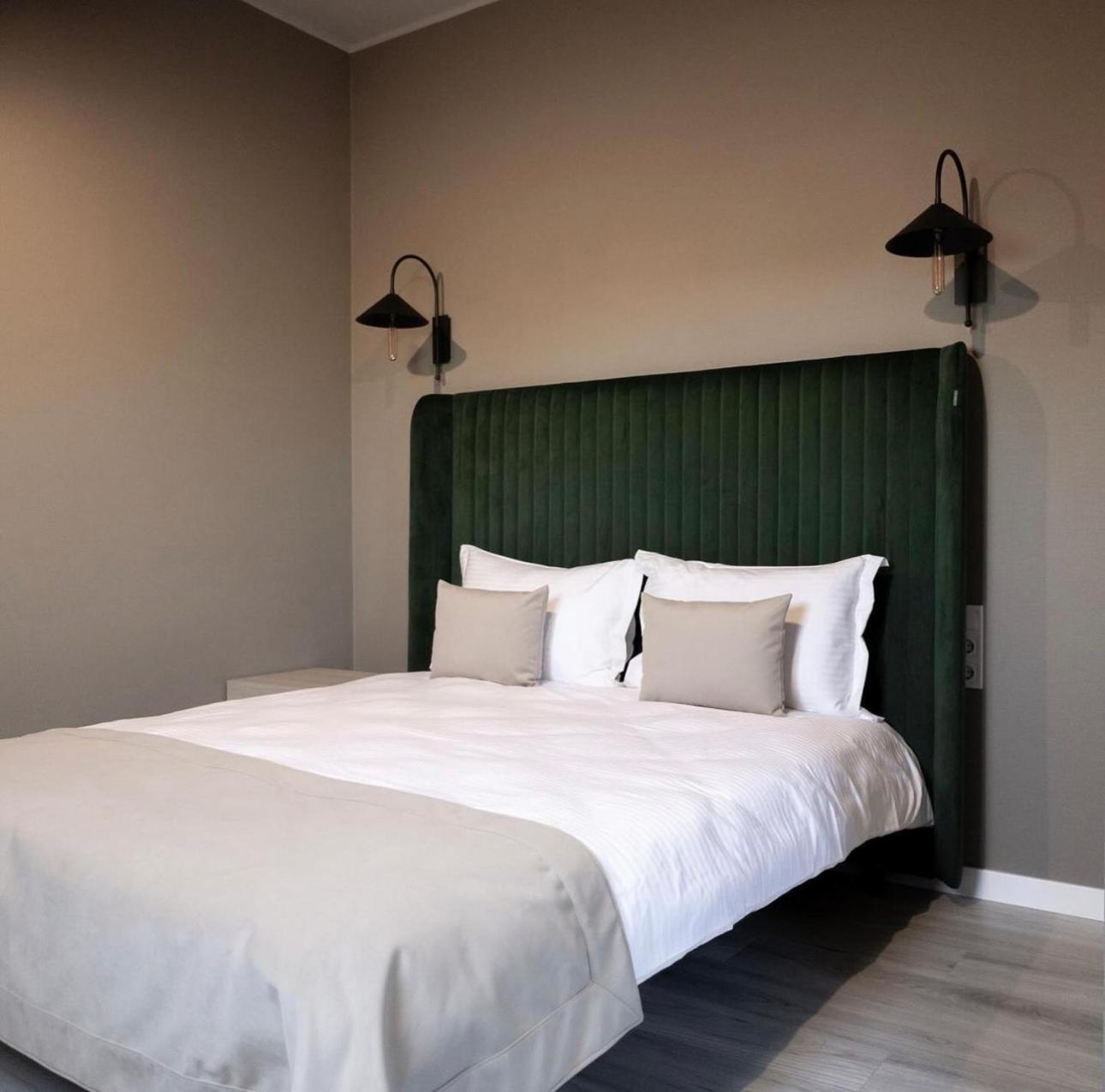 R.Hotel TTchernivtsi Extérieur photo