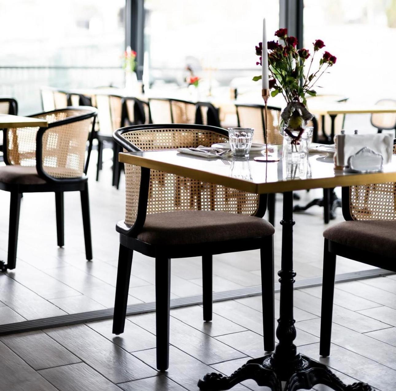 R.Hotel TTchernivtsi Extérieur photo